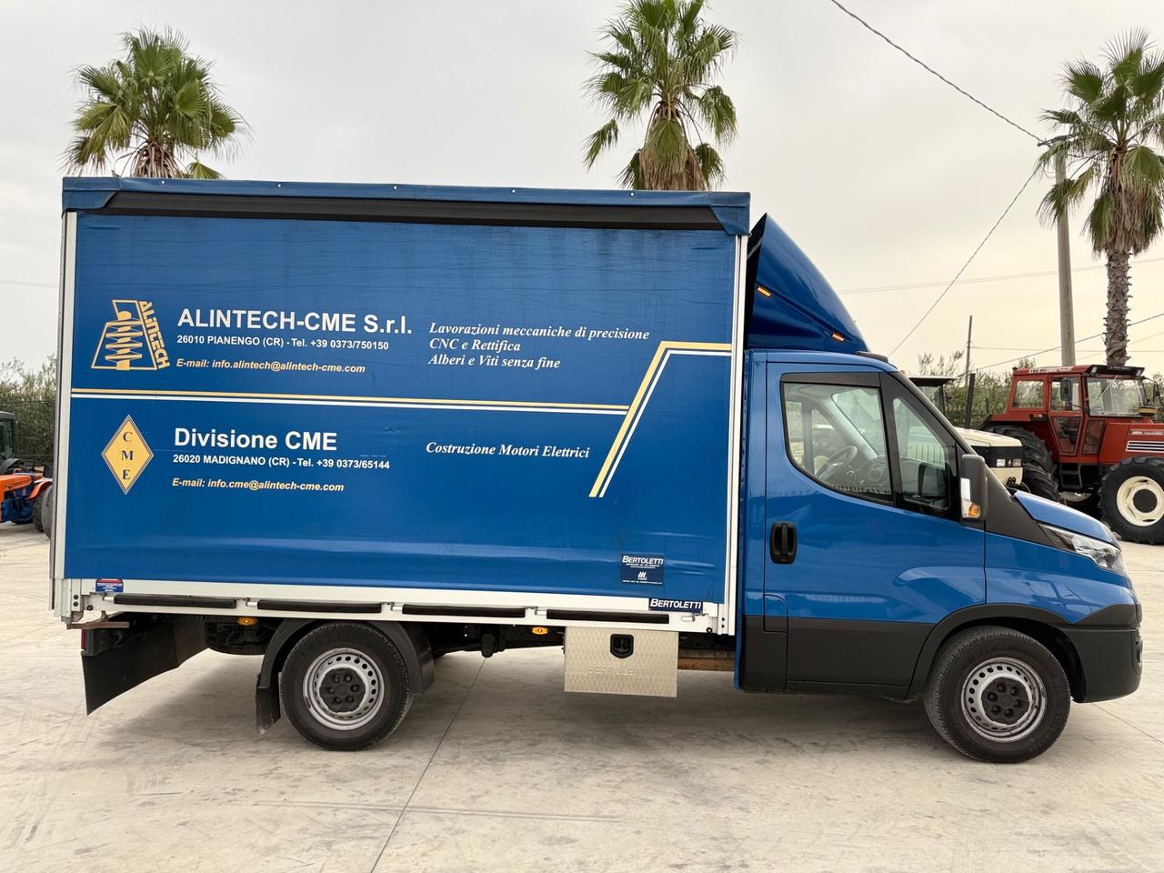 Trattore iveco Daily 35c13 cassonato (centinato)3.60x2.05