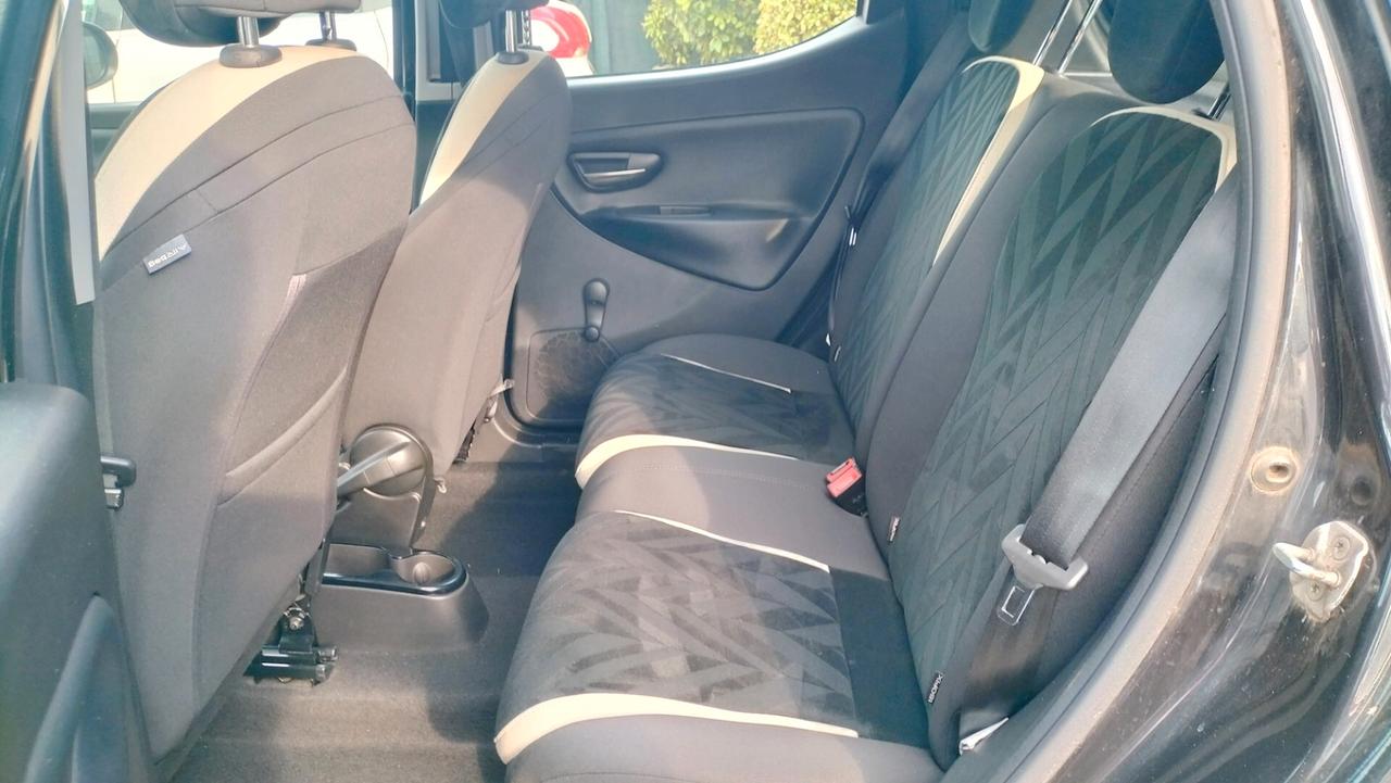 Lancia Ypsilon 1.2 DOPPIO TETTO NAVIGATORE PREZZO REALE