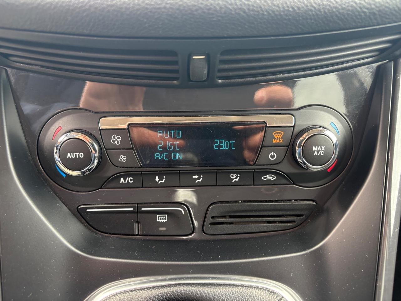 Ford Kuga 2.0 TDCI 140 CV 4WD Titanium