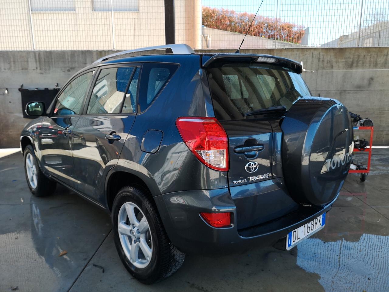 Toyota RAV 4 RAV4 2.2 D-4D 136 CV Luxury