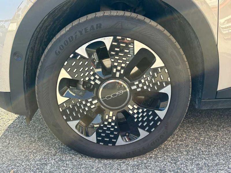 FIAT 600 (2023-->) Hybrid DCT MHEV La Prima