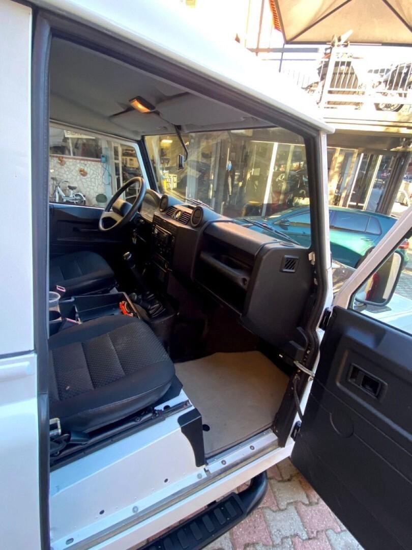 LAND ROVER Defender 90 2.2 TD4 Station Wagon n1