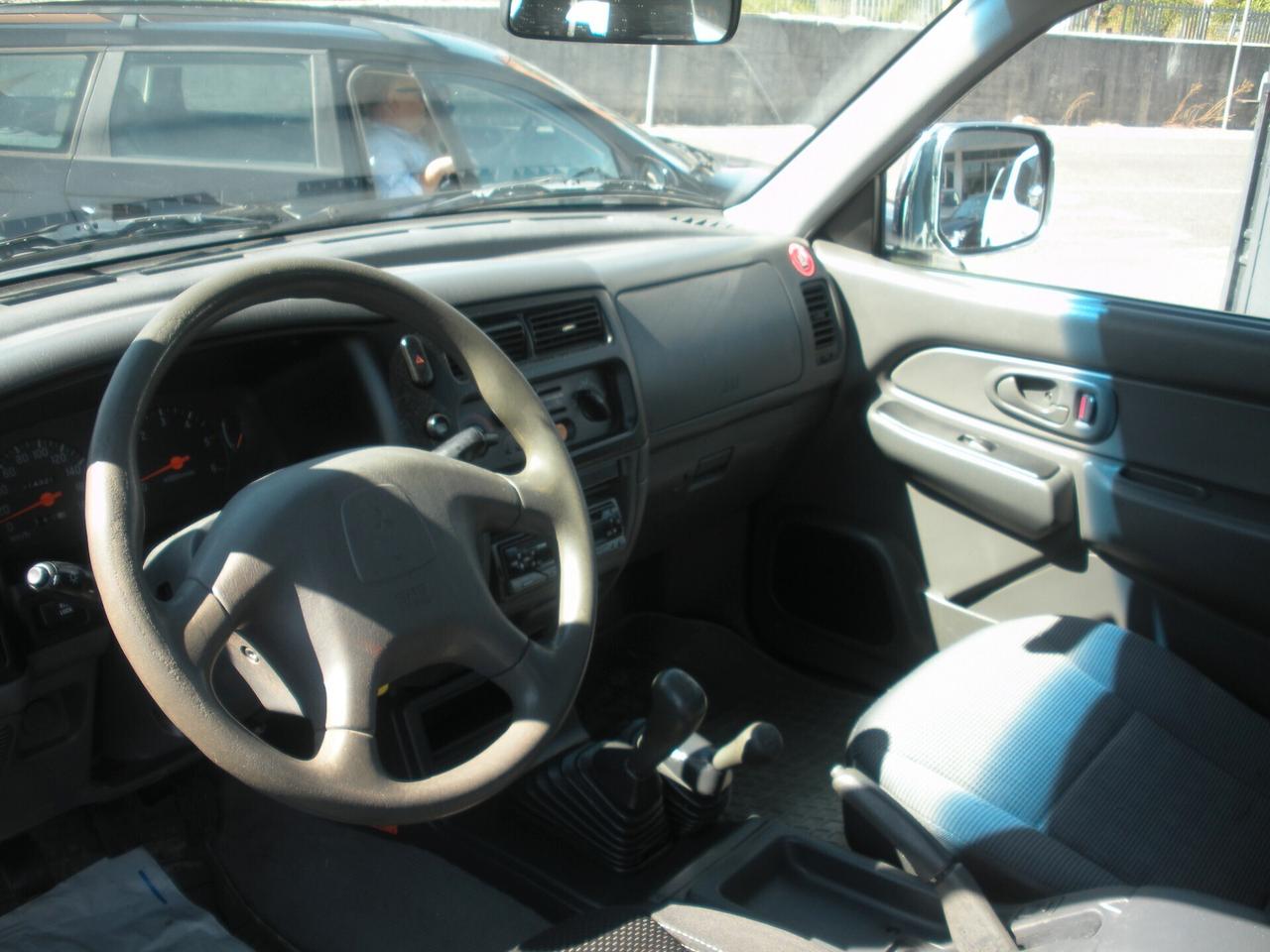 Mitsubishi L200 2.5 TD cat 4WD Club Cab Intense