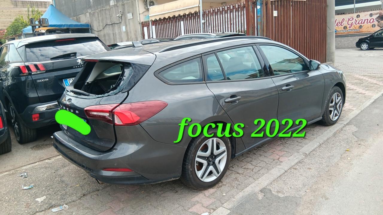 Ford focus incidentata sinistrata mondialcars 06.2022