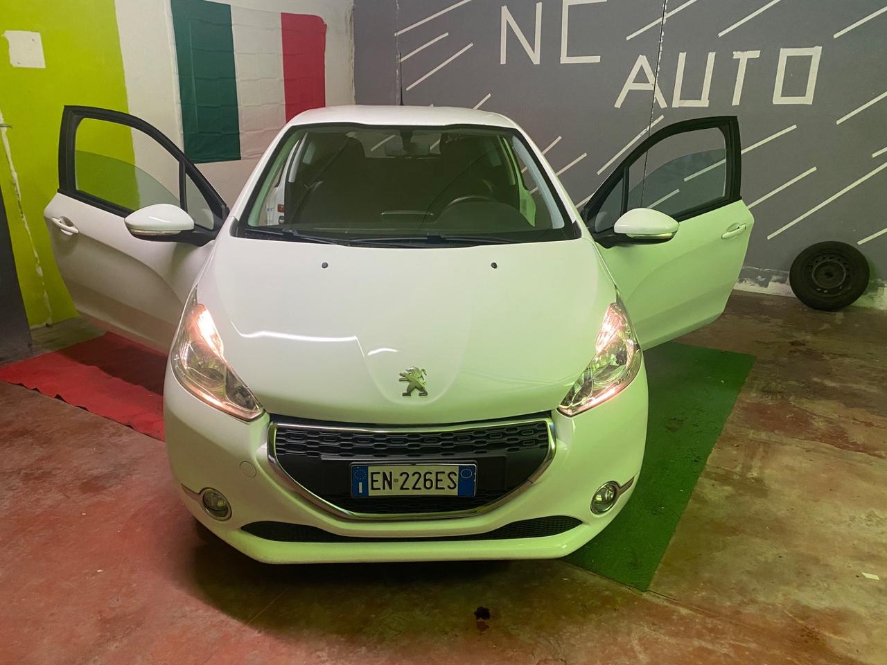 Peugeot 208 1.4 HDi 68 CV 3 porte Allure
