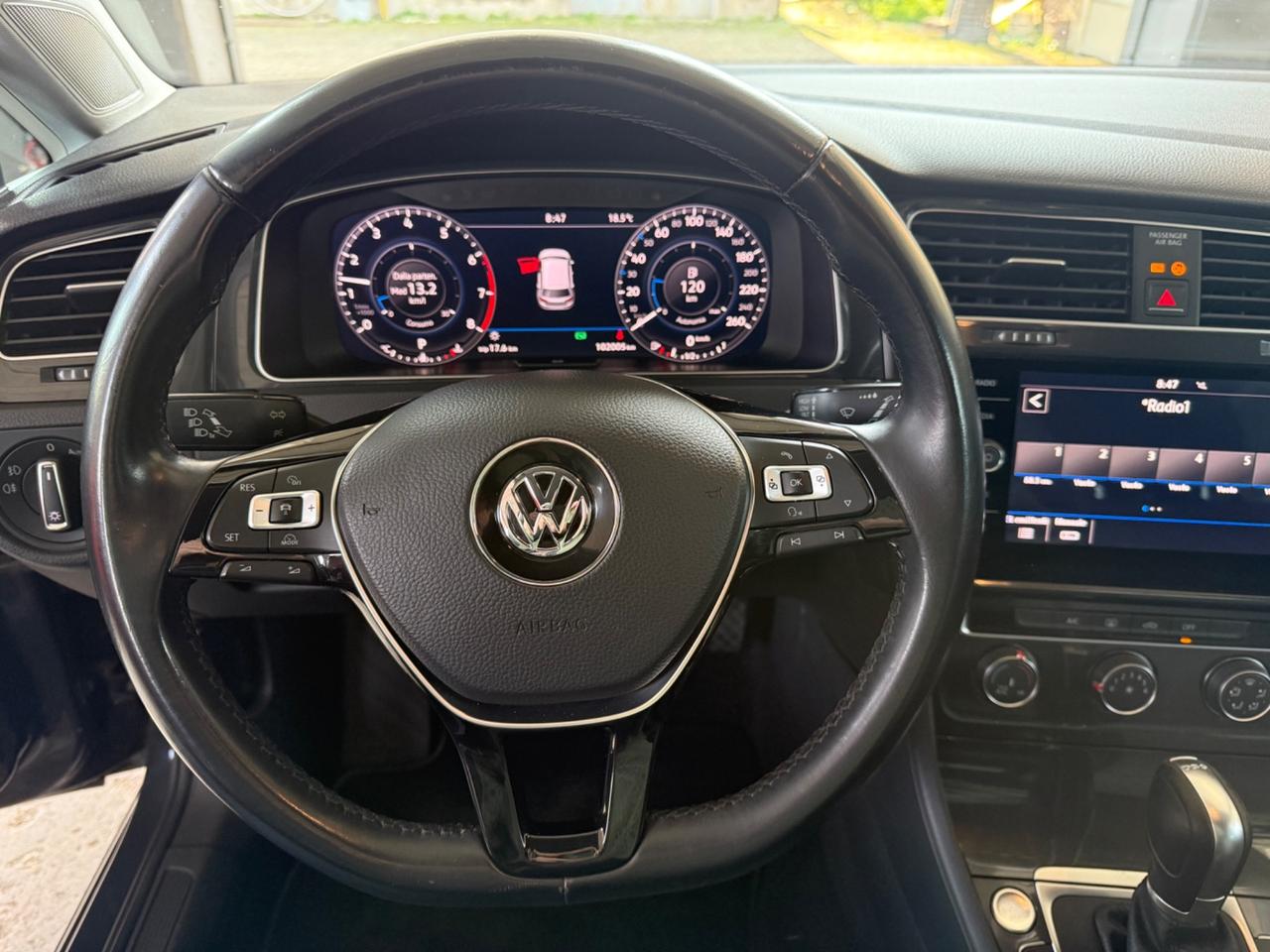 Volkswagen Golf 1.0 TSI 110 CV DSG 5p. Business BlueMotion Technology