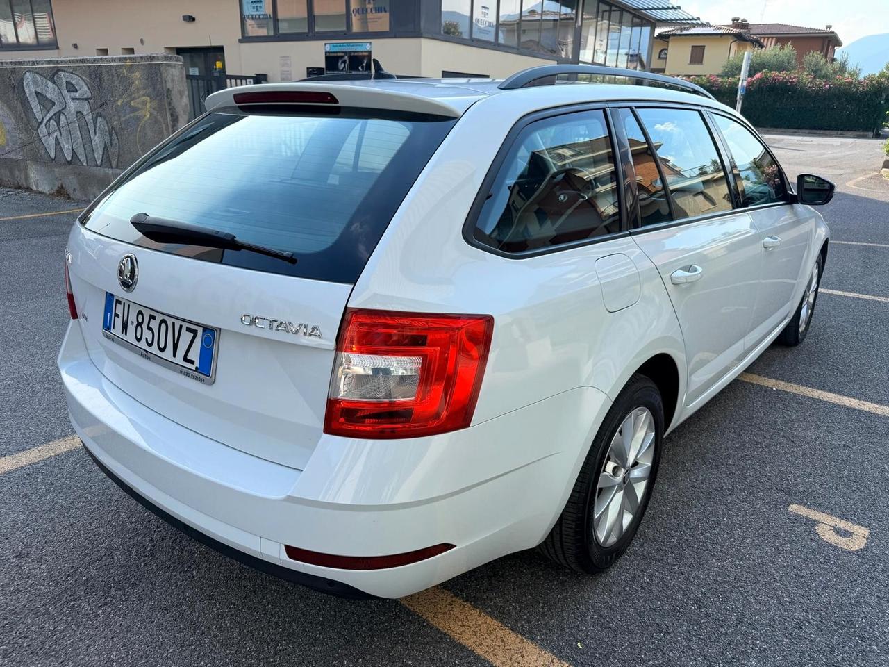 Skoda Octavia 1.6 TDI SCR 115 CV Wagon Executive *** CARPLAY/ANDROID AUTO