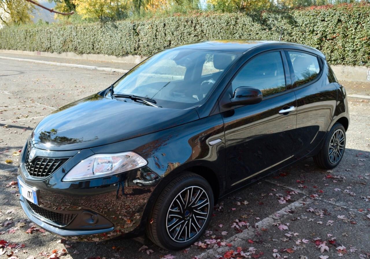 Lancia Ypsilon 1.0 FireFly 5 porte S&S Hybrid Gold