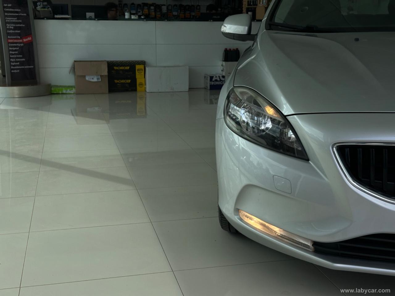 VOLVO V40 D2 Business