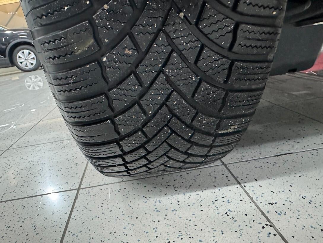 3008 1.5HDi 130cv EAT8 Allure Pack PERFETTA