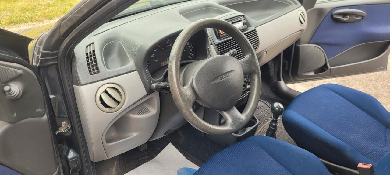 Fiat Punto 1.2i 16V cat 5 porte HLX