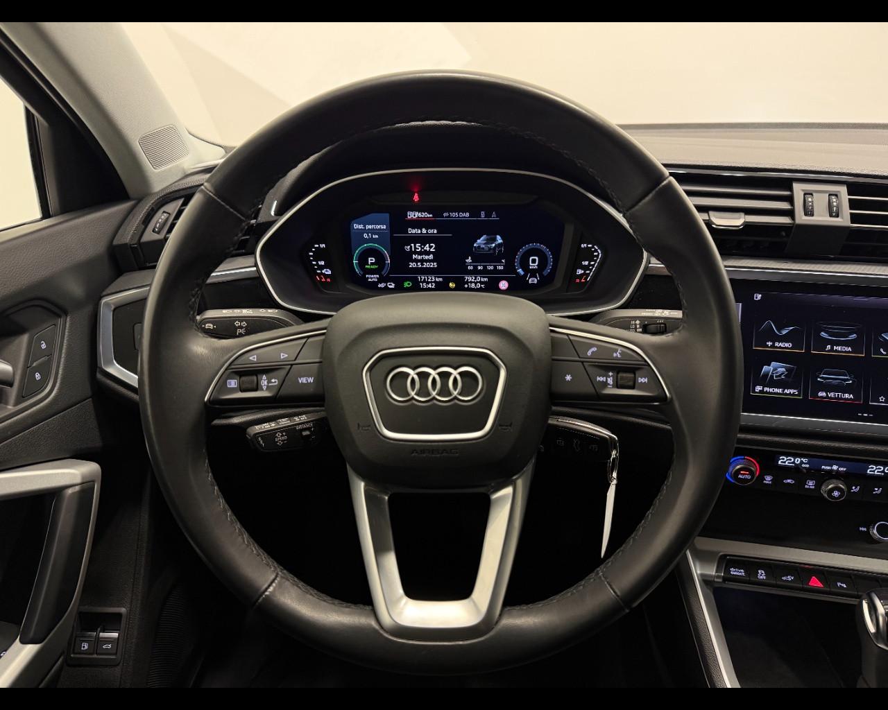 AUDI Q3 45 TFSIe S-TRONIC S LINE EDITION