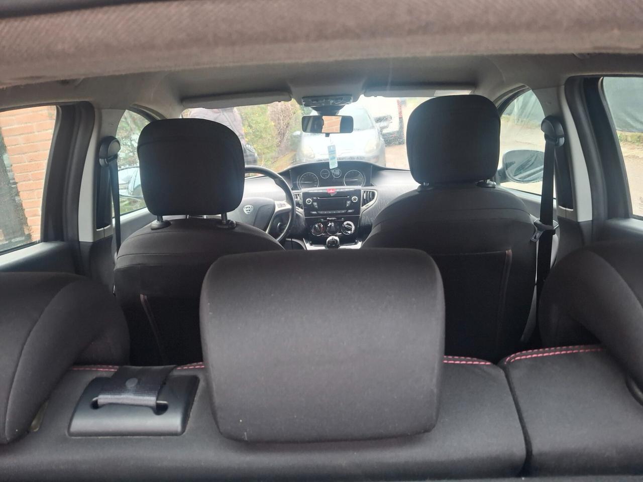 Lancia Ypsilon 1.2 69 CV 5 porte GPL Ecochic Silver neopatentati