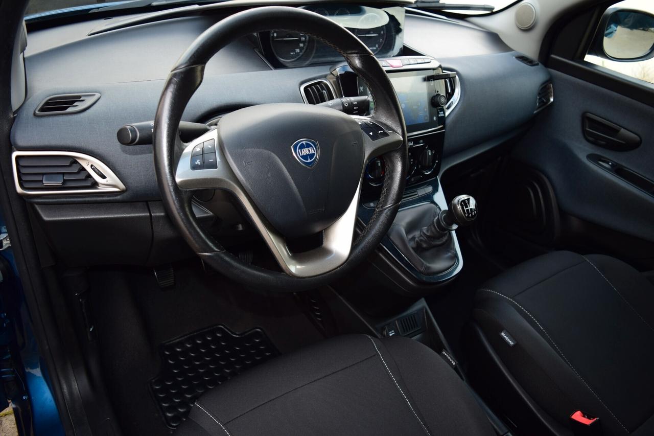 Lancia Ypsilon 1.0 Firefly Hybrid 70 cv Gold