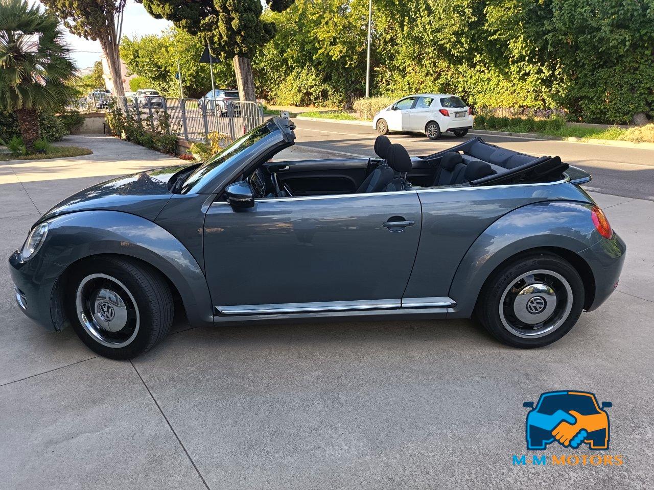 Volkswagen Maggiolino Cabrio 1.6 tdi Design 105cv dsg