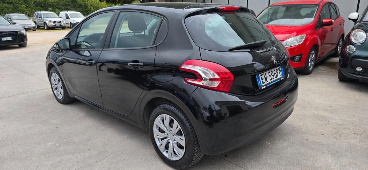 Peugeot 208 1.4 HDi 68 CV 5 porte Access