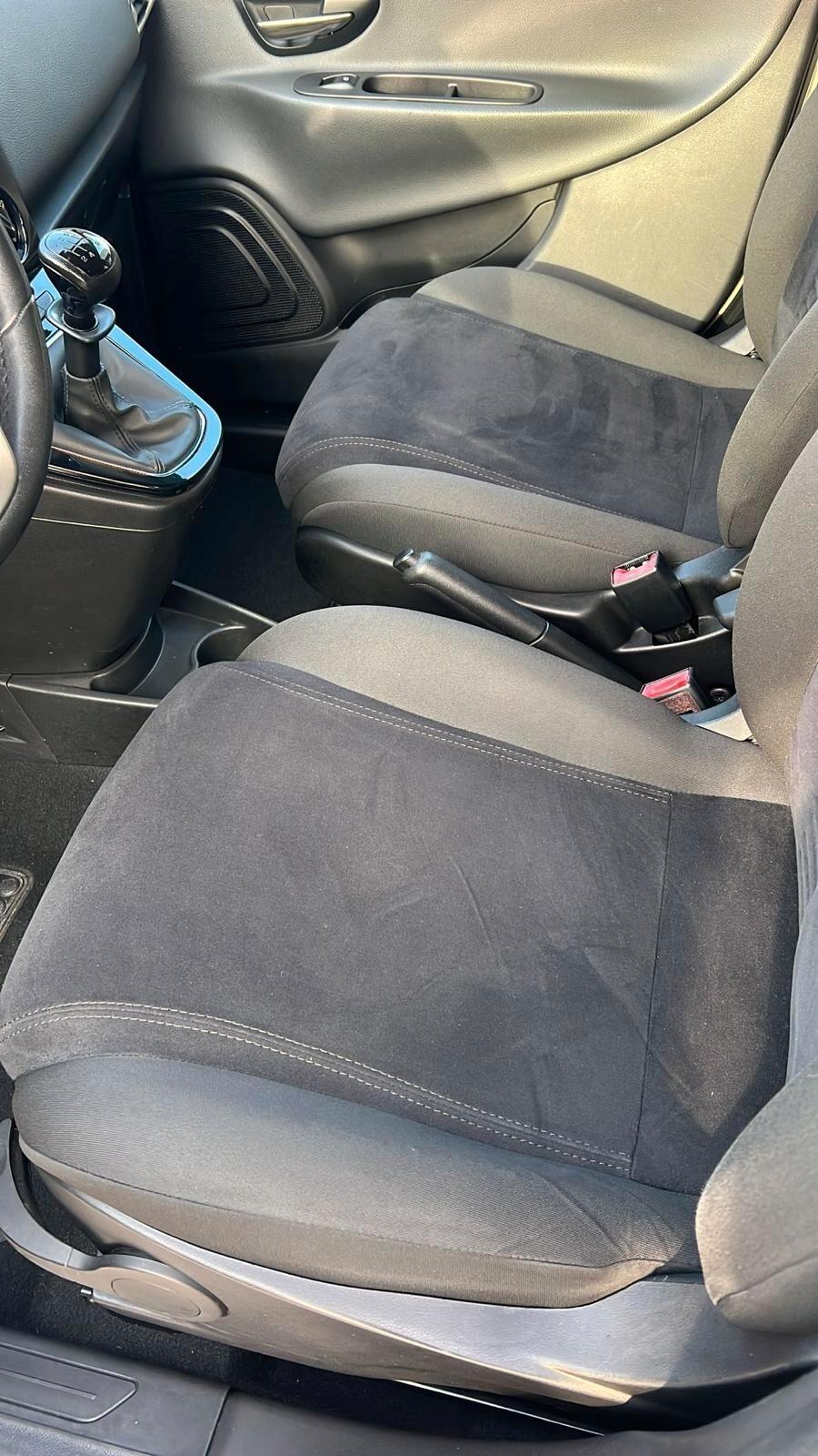 Lancia Ypsilon 1.2 69 CV 5 porte GPL Ecochic Silver NEOPATENTATI