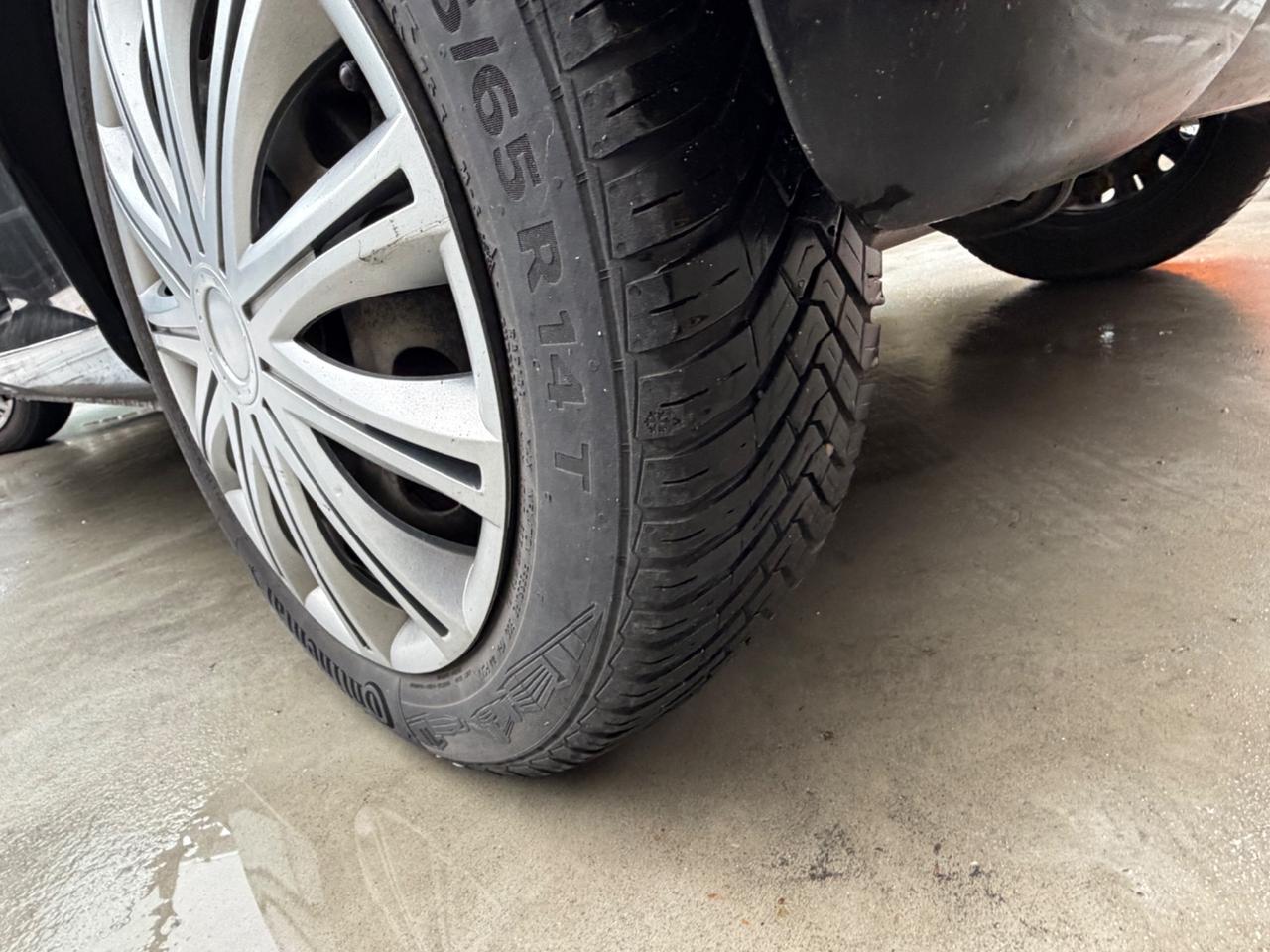 Peugeot 107 1.0 benzina euro4 68CV neopatentati