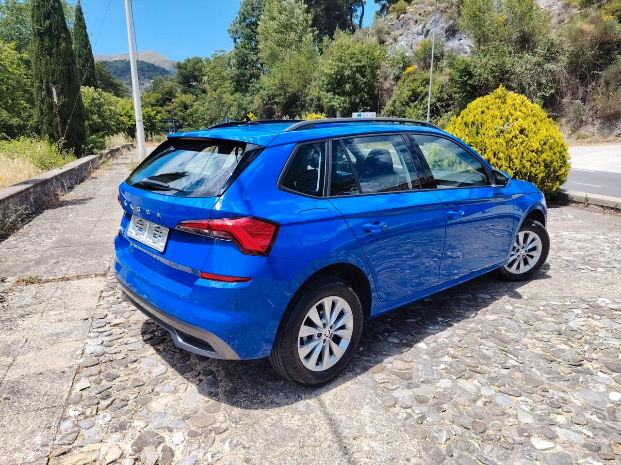 Skoda Kamiq 1.0 TSI 110 CV DSG Ambition-Targa Gk387VP-Iva Esposta-Pronta Consegna-Trasporto in tutta Italia-