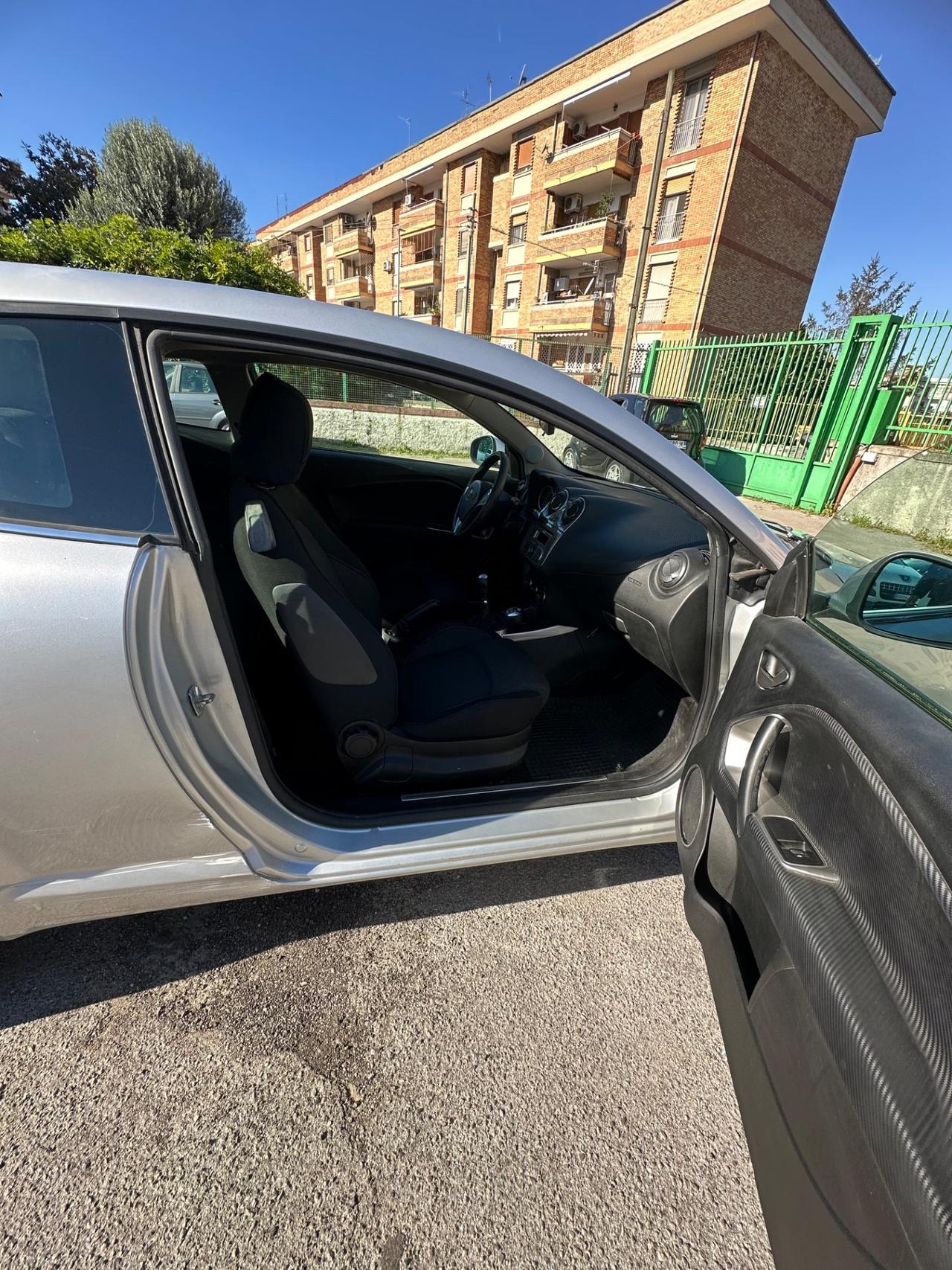 Alfa Romeo MiTo 1.6 JTDm 16V Distinctive Sport Pack