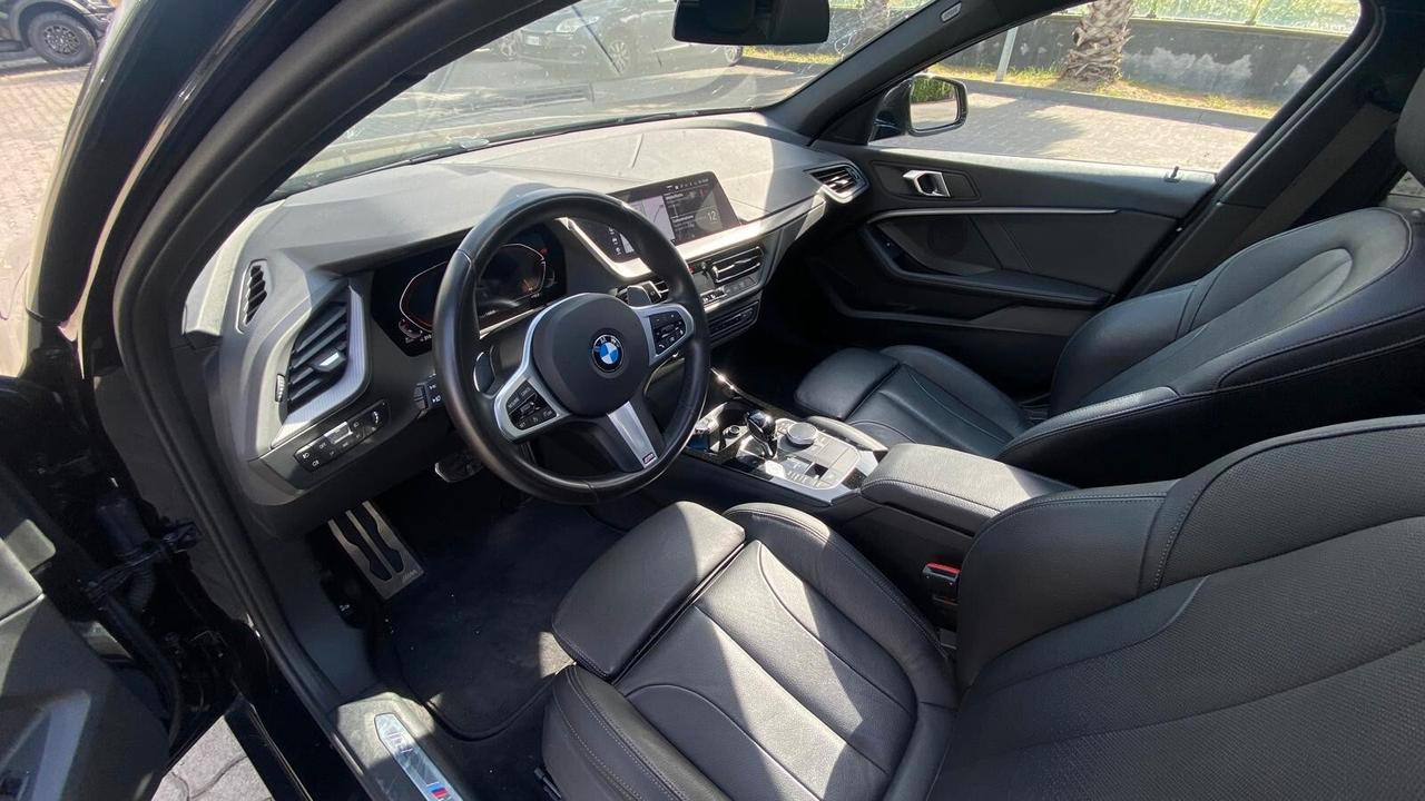 Bmw 118 118d 5p. Msport