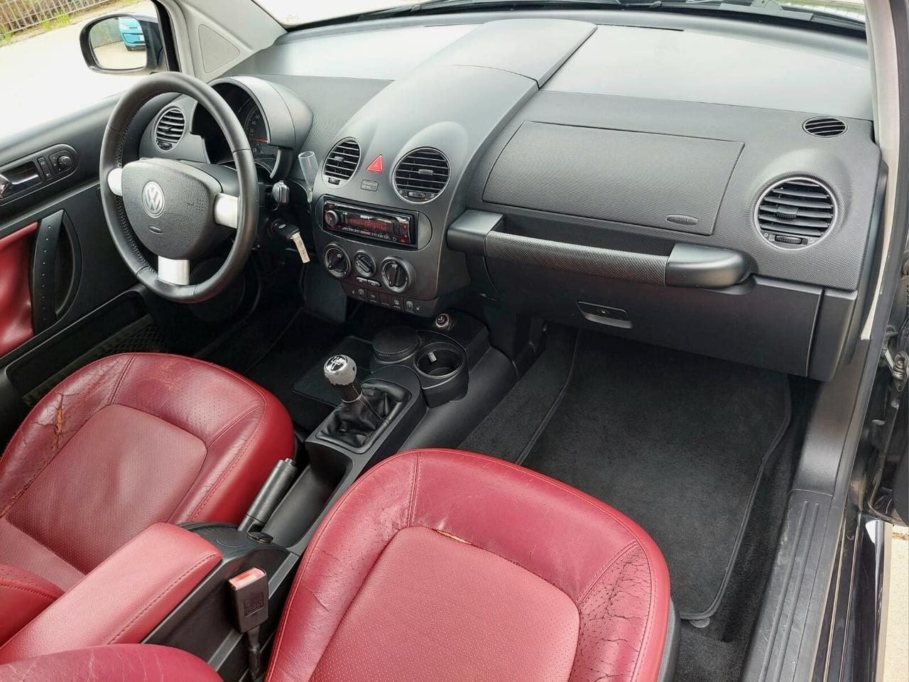 VOLKSWAGEN New Beetle 1.6 FL - 2009