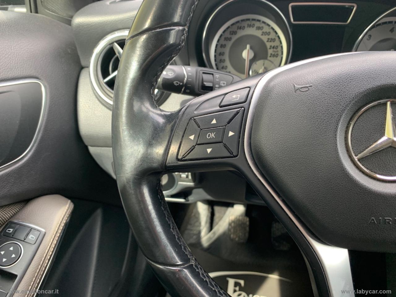 MERCEDES-BENZ GLA 200 CDI Premium - 2015