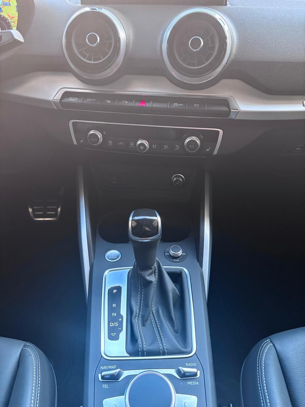 Audi Q2 35 TDI quattro S tronic Identity Black