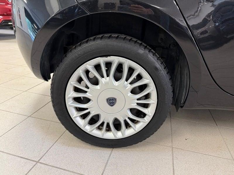 Lancia Ypsilon 1.2 69 CV 5 porte Gold