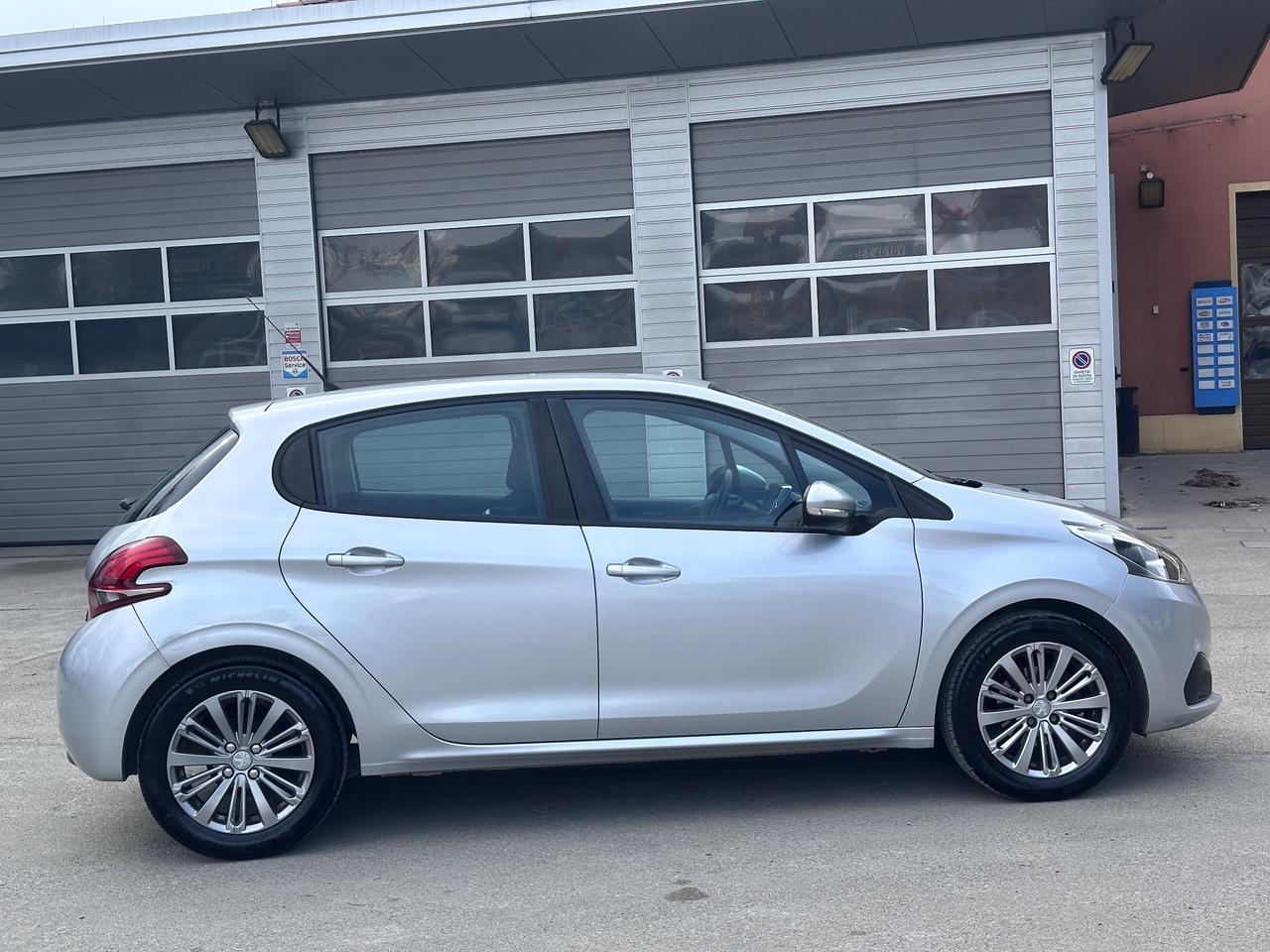 Peugeot 208 PureTech 82 5 porte Allure solo 103mila km