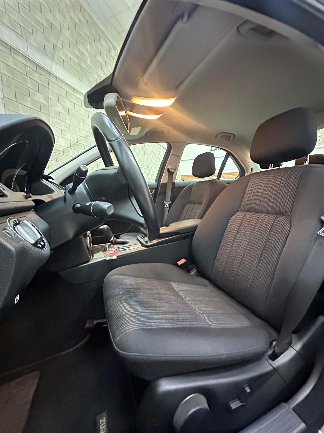 Mercedes-benz C 200 CDI BlueEFFICIENCY Elegance