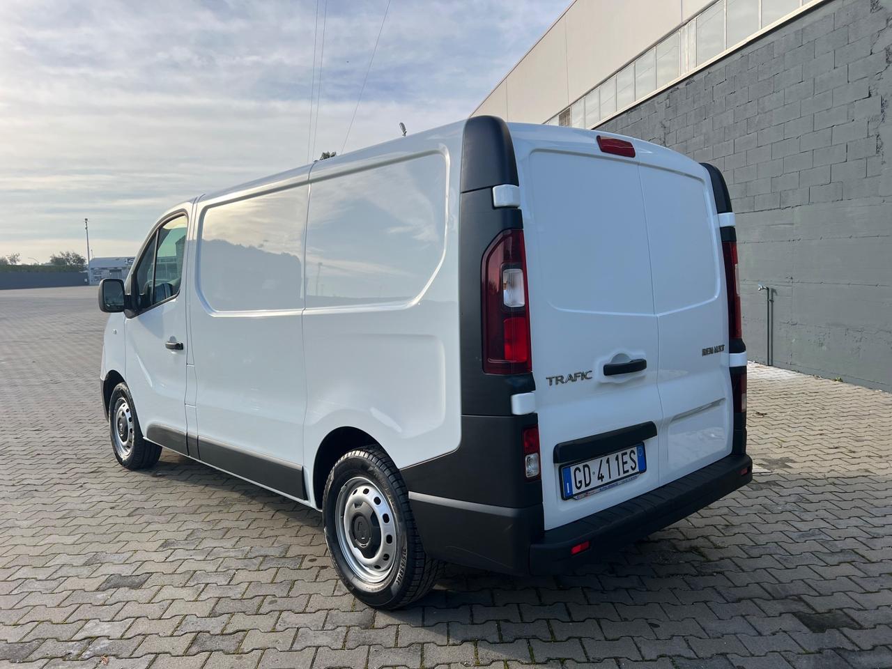 Renault Trafic 2.0 dci 145cv L1H1 85.000km - 2021