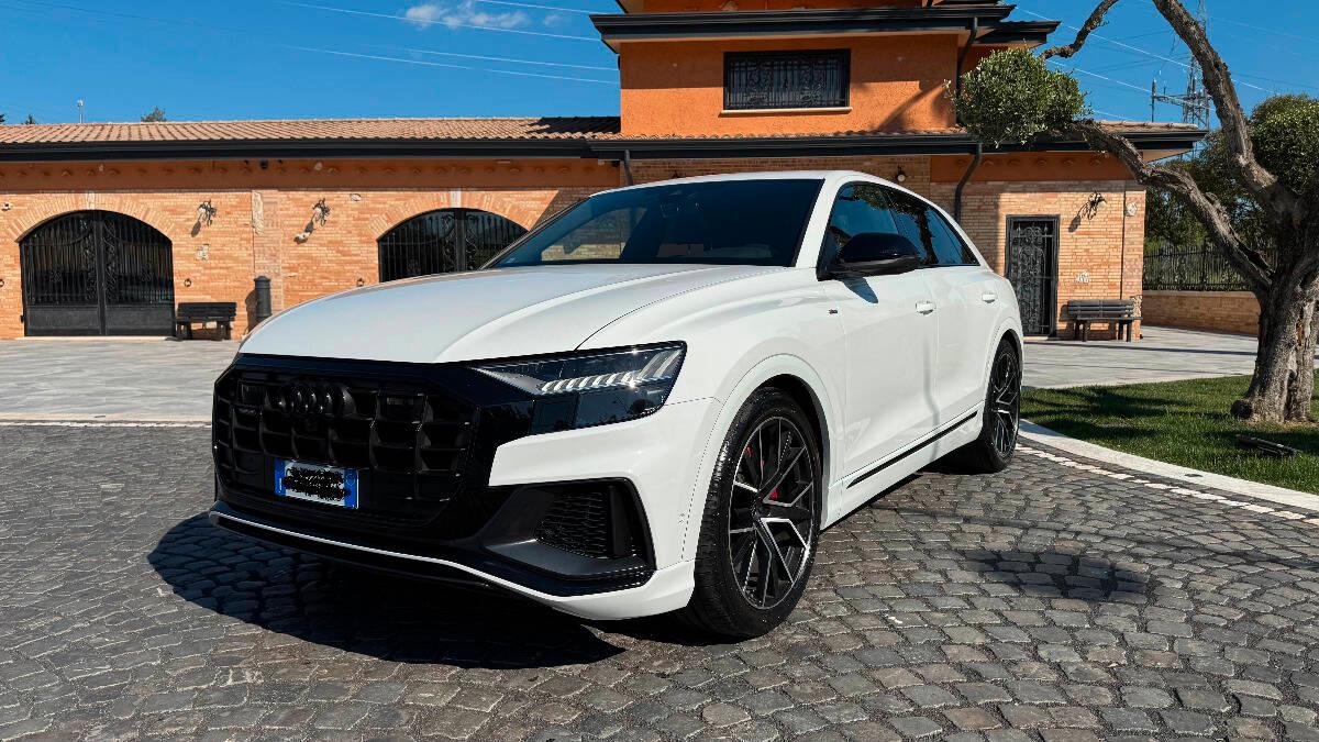 Audi Q8 55 3.0 tfsi mhev Sport quattro tiptronic
