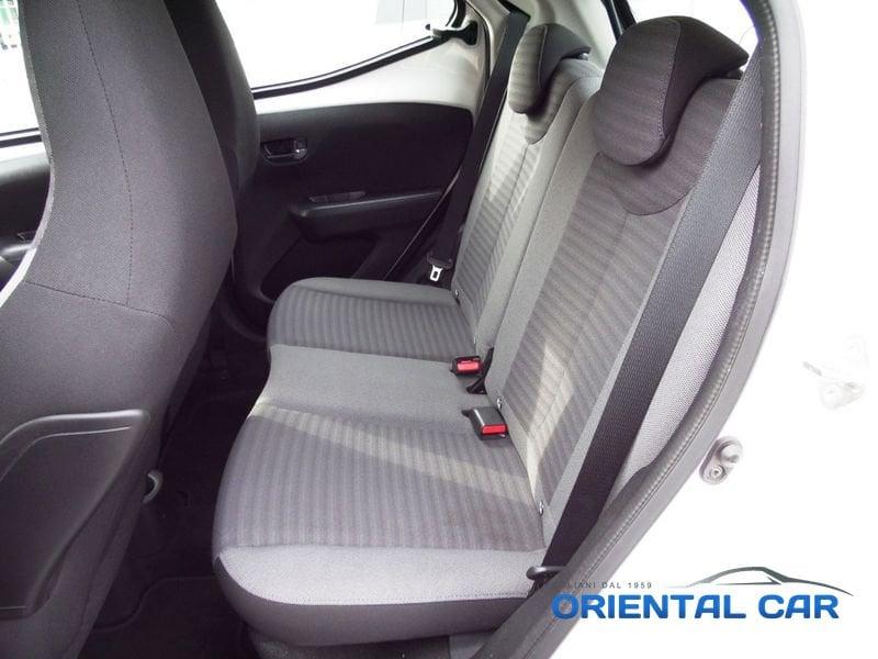 Toyota Aygo 1.0 VVT-i x-play MOLTO BELLA