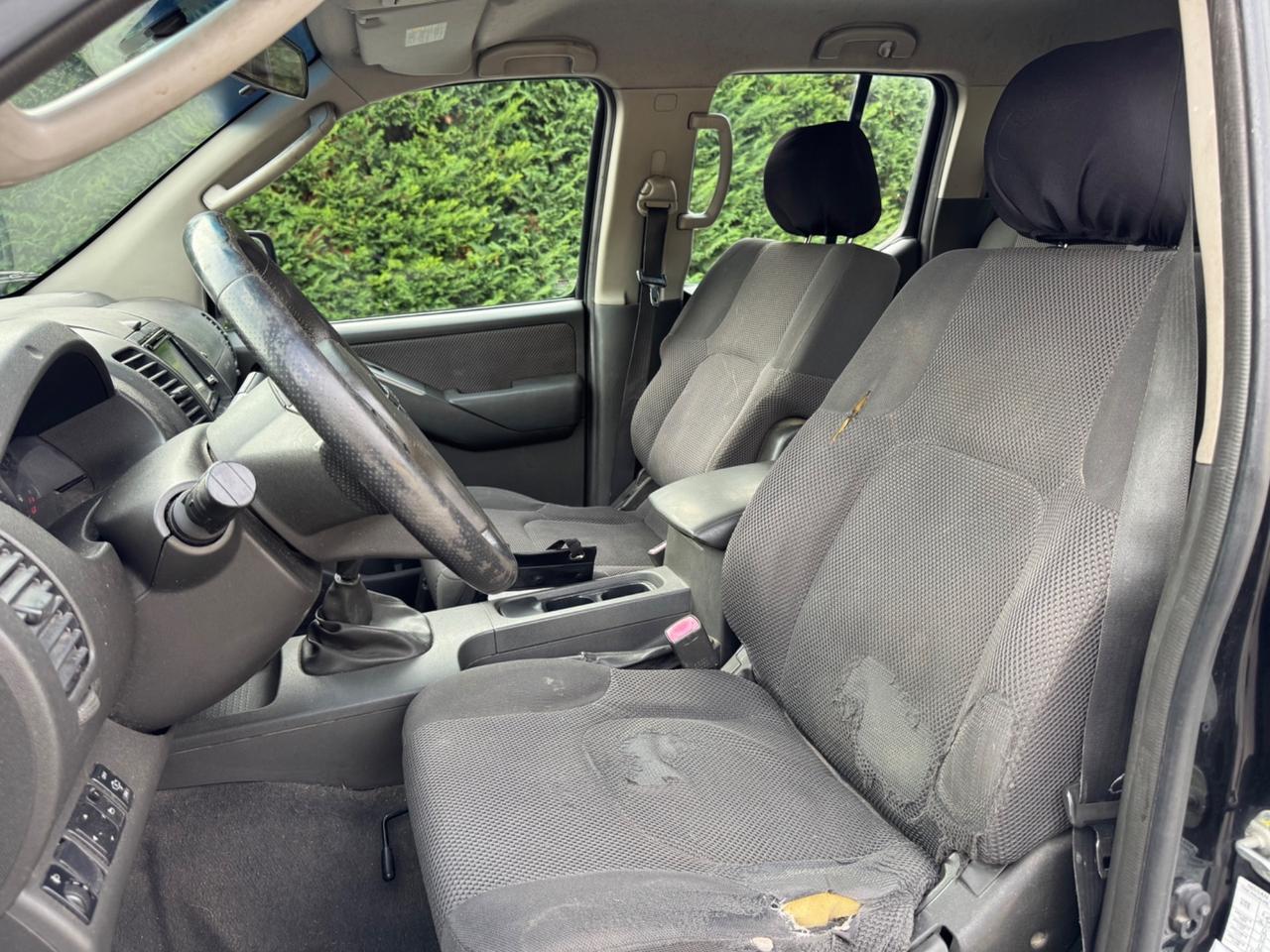 Nissan Navara 2.5 dCi Doppia Cabina 5 Posti