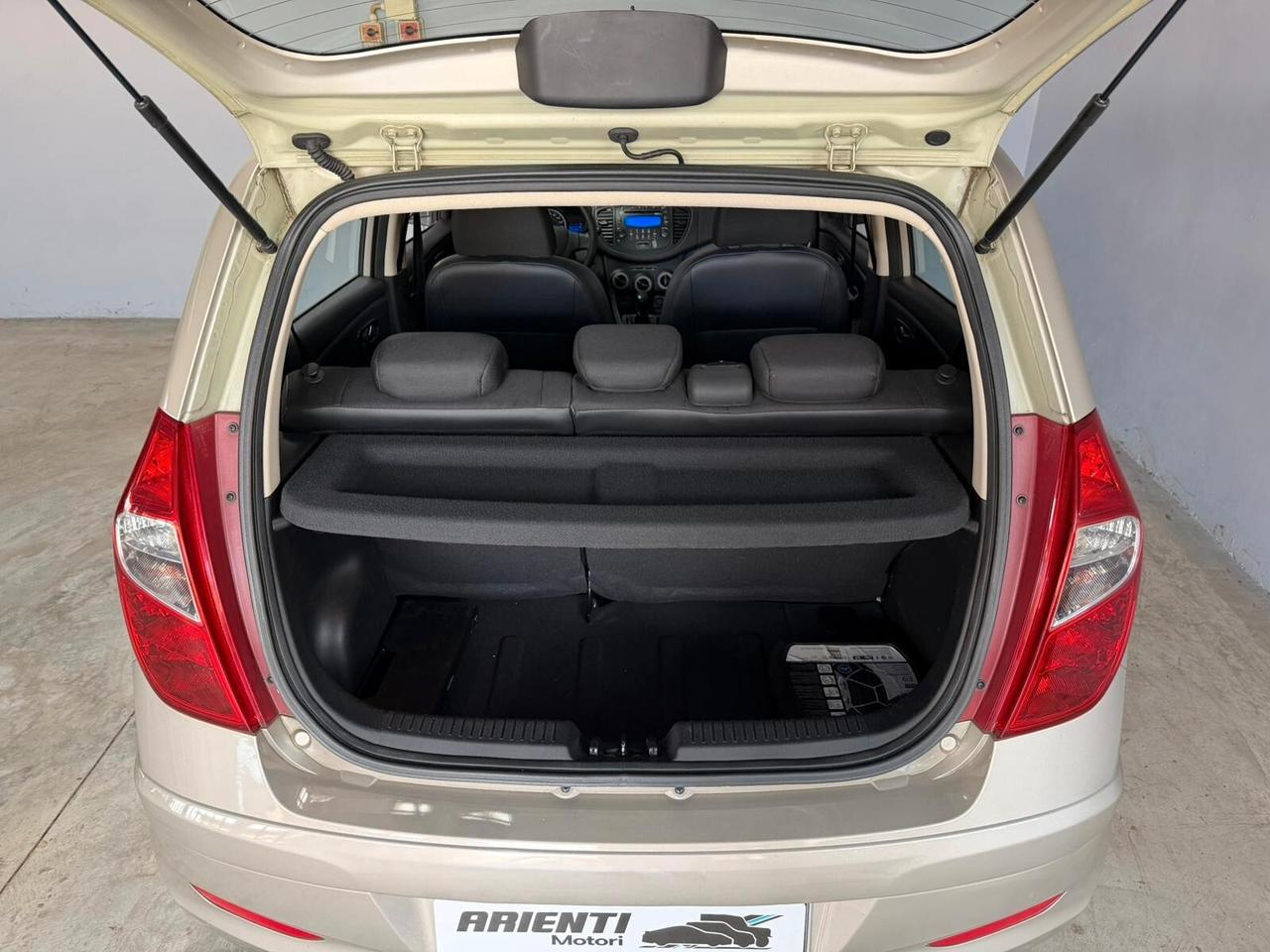 Hyundai i10 1.1cc LIKE 69cv - 24.000 KM REALI!