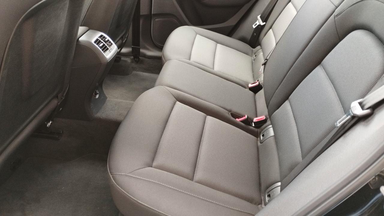 Audi Q3 2.0 TDI 120 CV Design