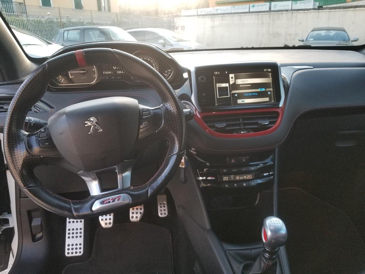 Peugeot 208 1.6 THP 200 CV 3 porte GTi