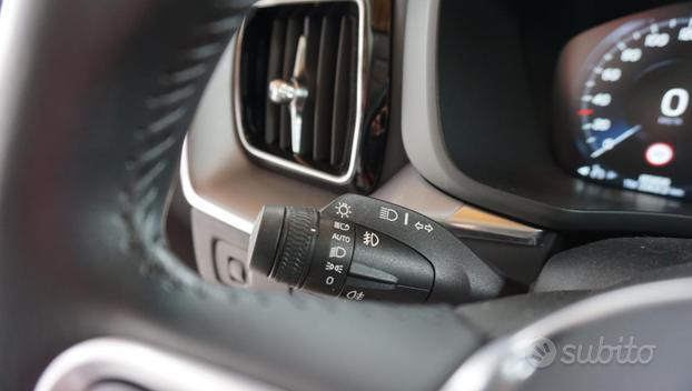 VOLVO XC60 B4 (d) AWD Geartronic Momentum