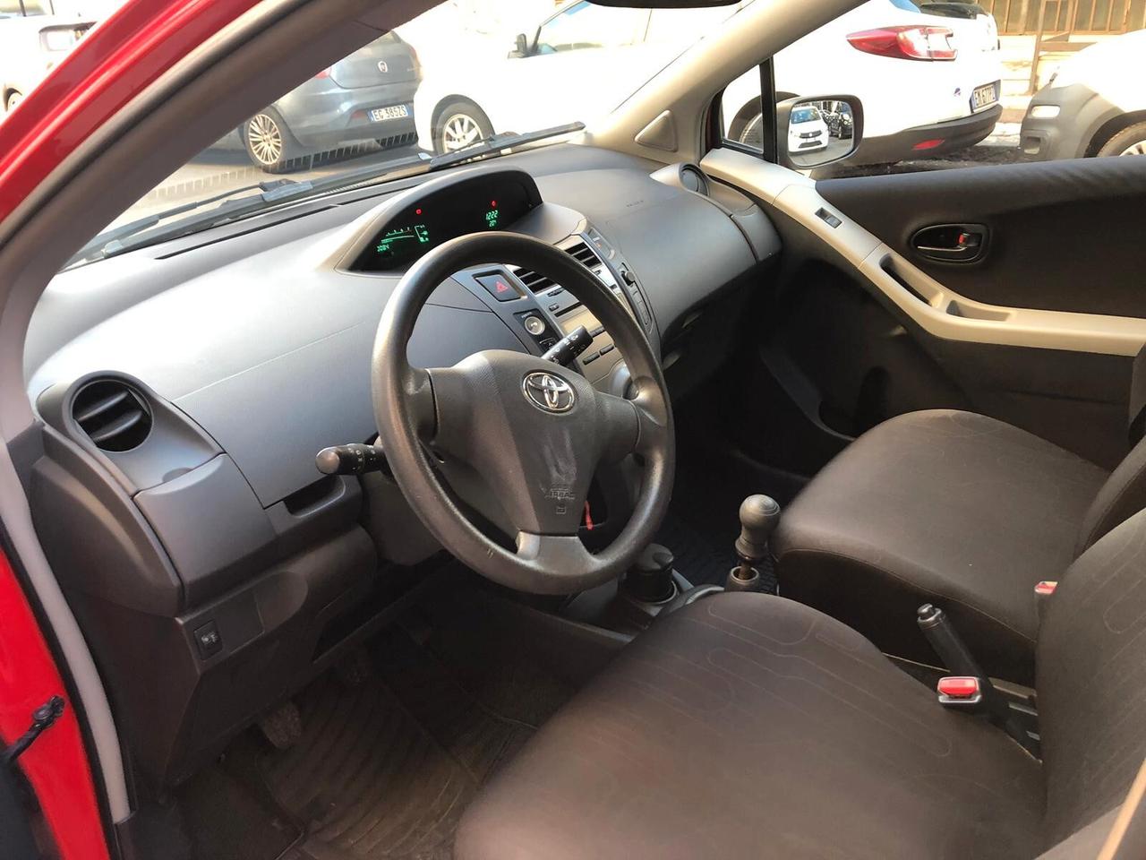 Toyota Yaris 1.0 5 porte