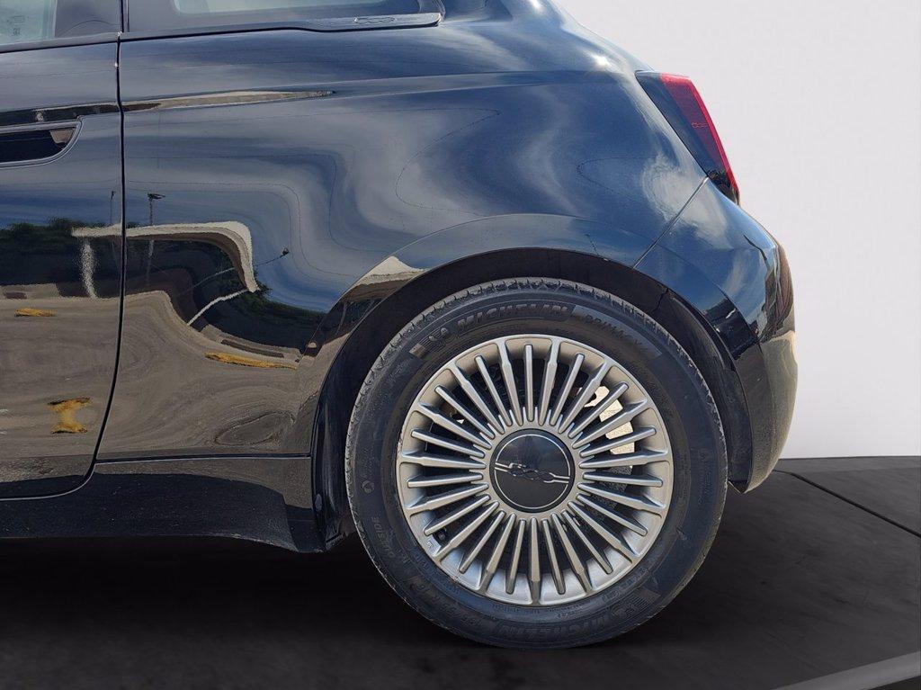 FIAT 500e 42 kWh La Prima del 2023