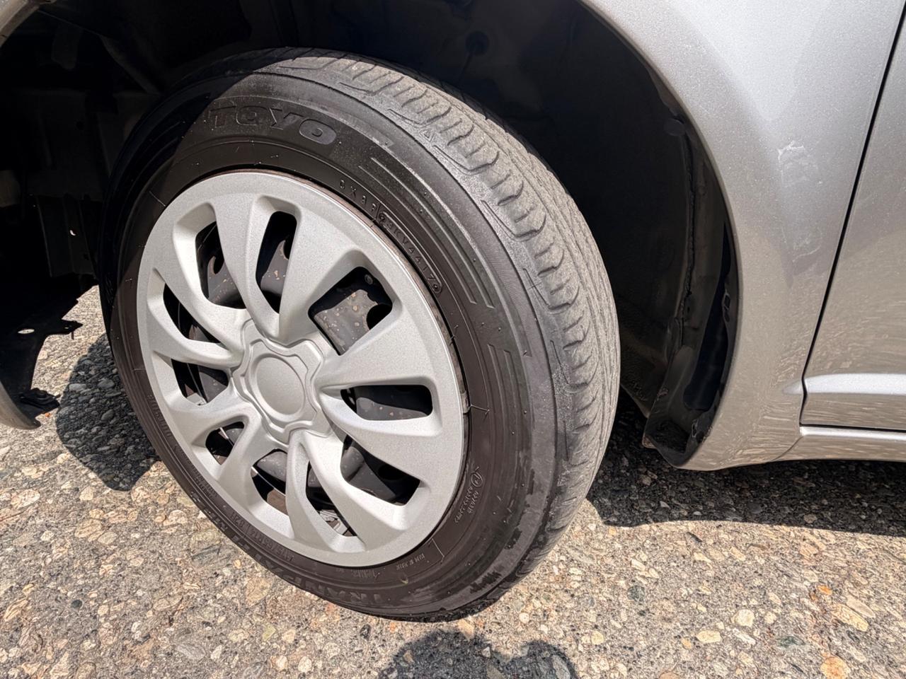 Toyota Yaris 1.0i 16V cat 5 porte Sol