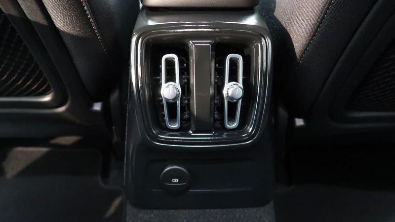 Volvo XC40 Recharge T4 Plug-in Hybrid auto Recharge Core