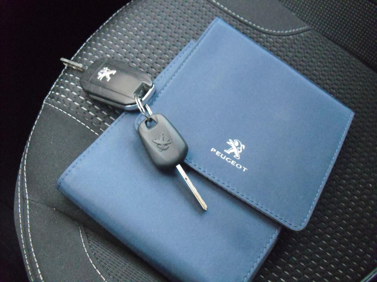 Peugeot 208 BlueHDi 75cv E6b 5p Allure, NAVI, TELECAMERA, OTTIME CONDIZIONI!!