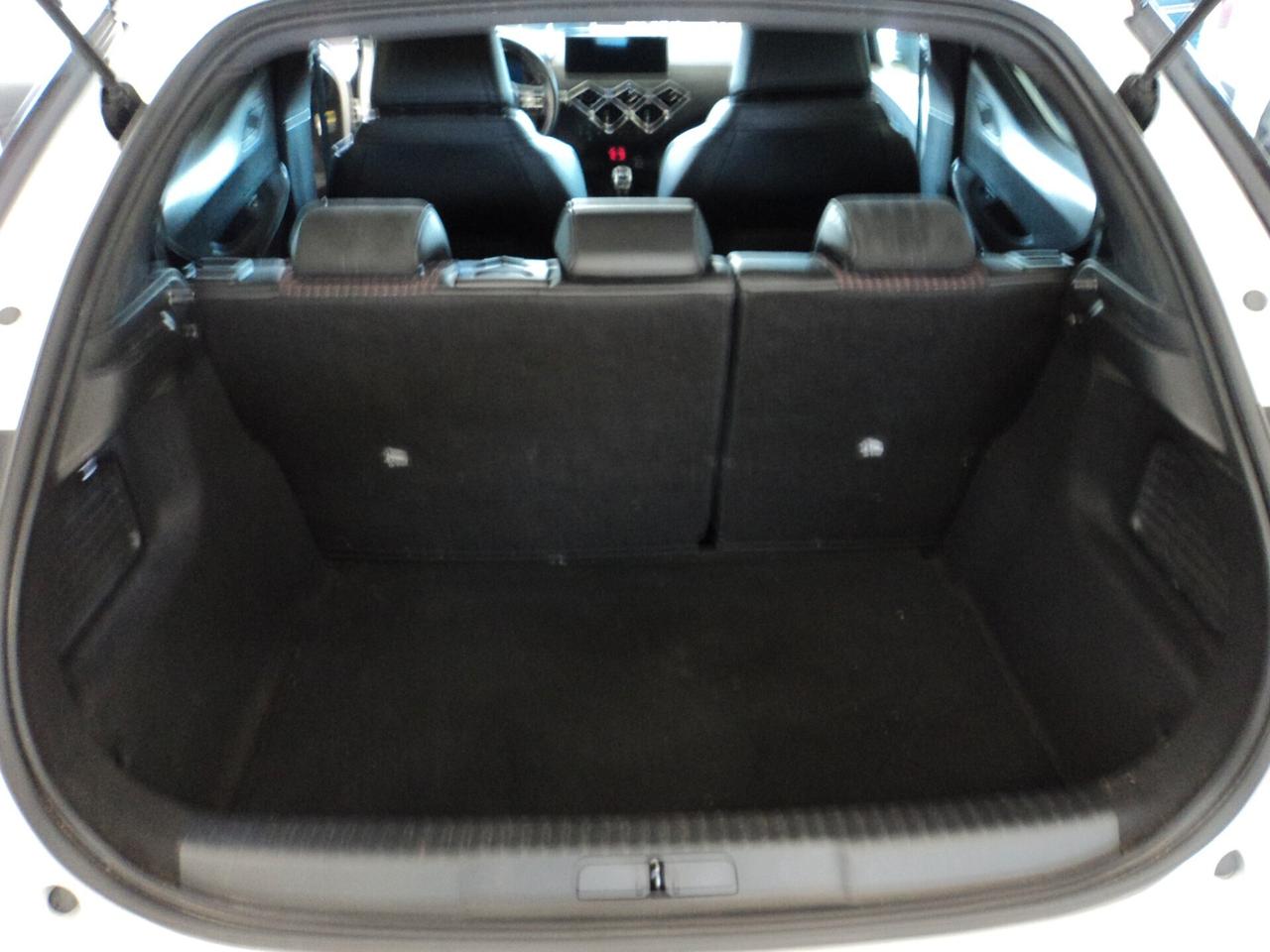 DS3 Crossback PureTech 100 Performance Line