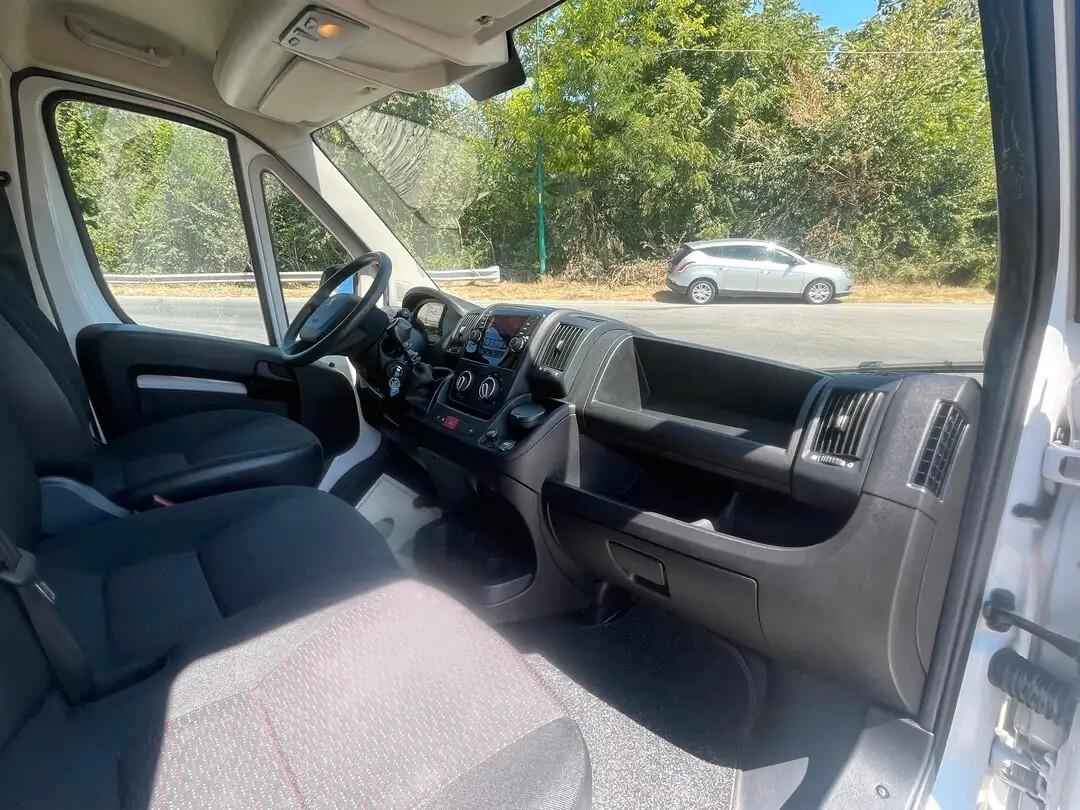 Peugeot Boxer 2.2 BlueHDi 140CV L2H2