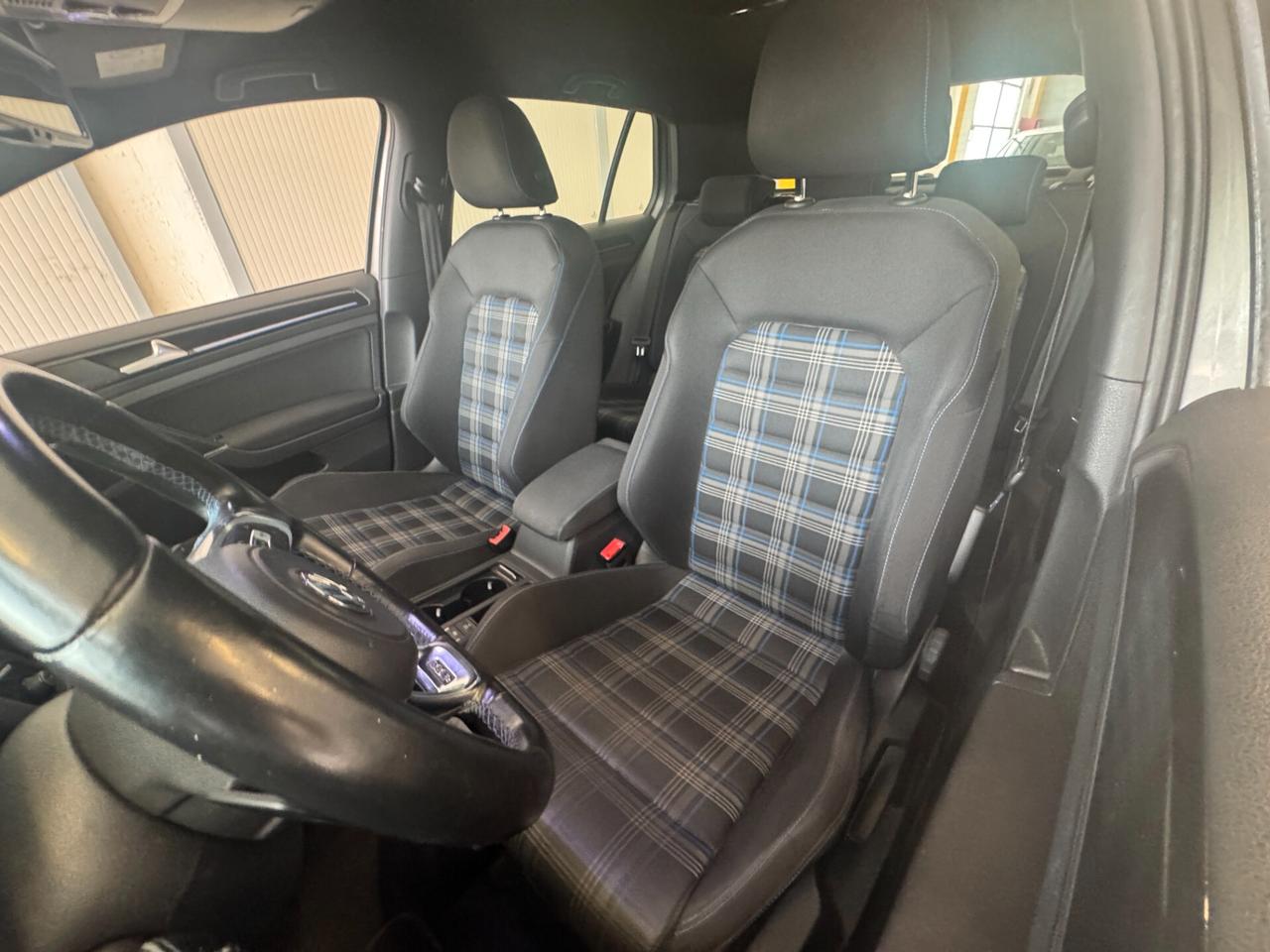 VOLKSWAGEN Golf GTE 1.4 TSI DSG