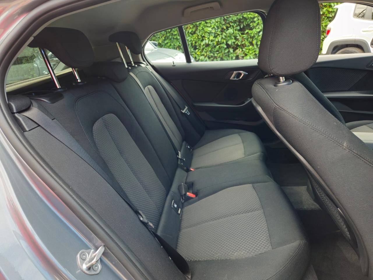 Bmw 116 116d 5p. Business Advantage