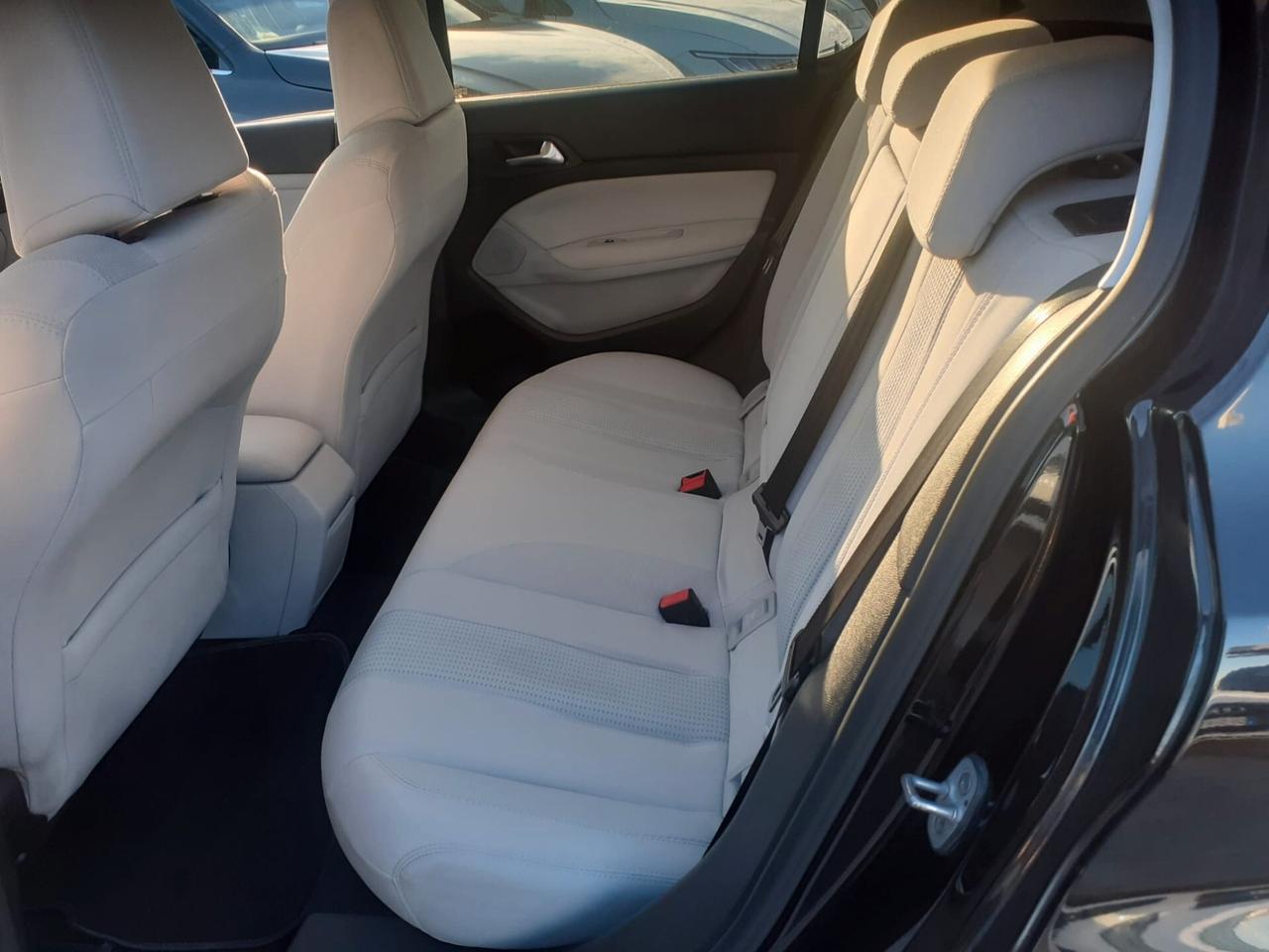 Peugeot 308 1.6 e-HDi 115 CV GT Line - 2014