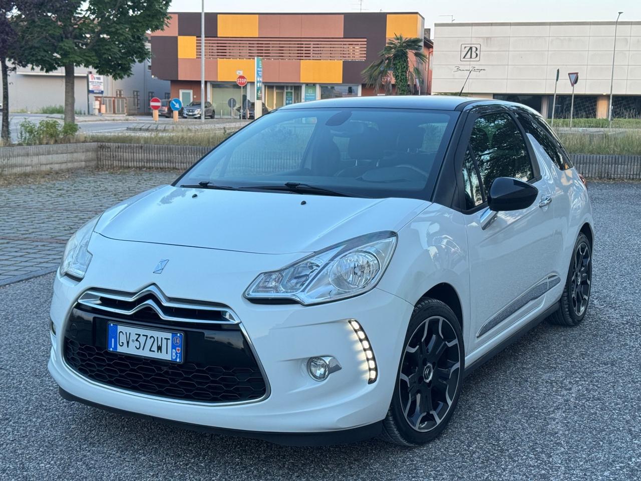 Citroen DS3 3 1.2 VTi 82cv Neopatentati